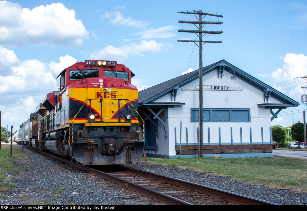 KCS 4124 passes the old Liberty Depot 